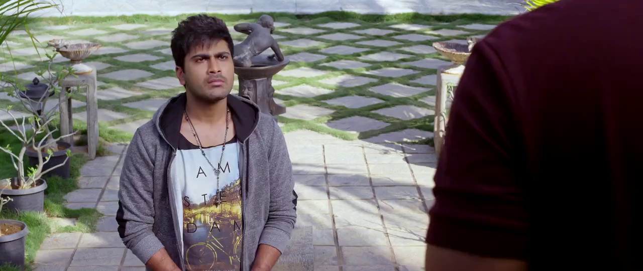 Run Raja Run (2014) WEBRip Hindi + Telugu 720p x264 AVC HE-AAC 2.0 ESub.mkv.0002